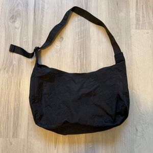 NWOT BAGGU Large Nylon Black Crescent Bag